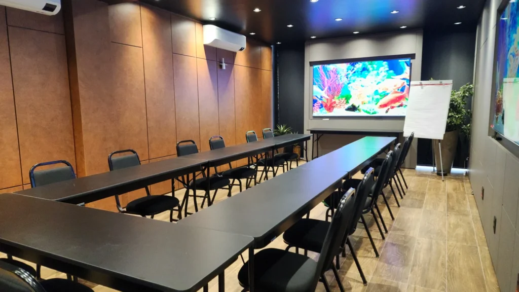 Layout em U para workshop corporativo no Espaço Convivium Vila Olímpia